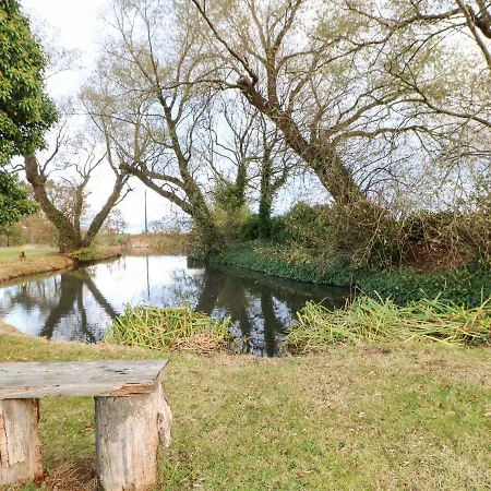 Snowdrop Semesterbostad *